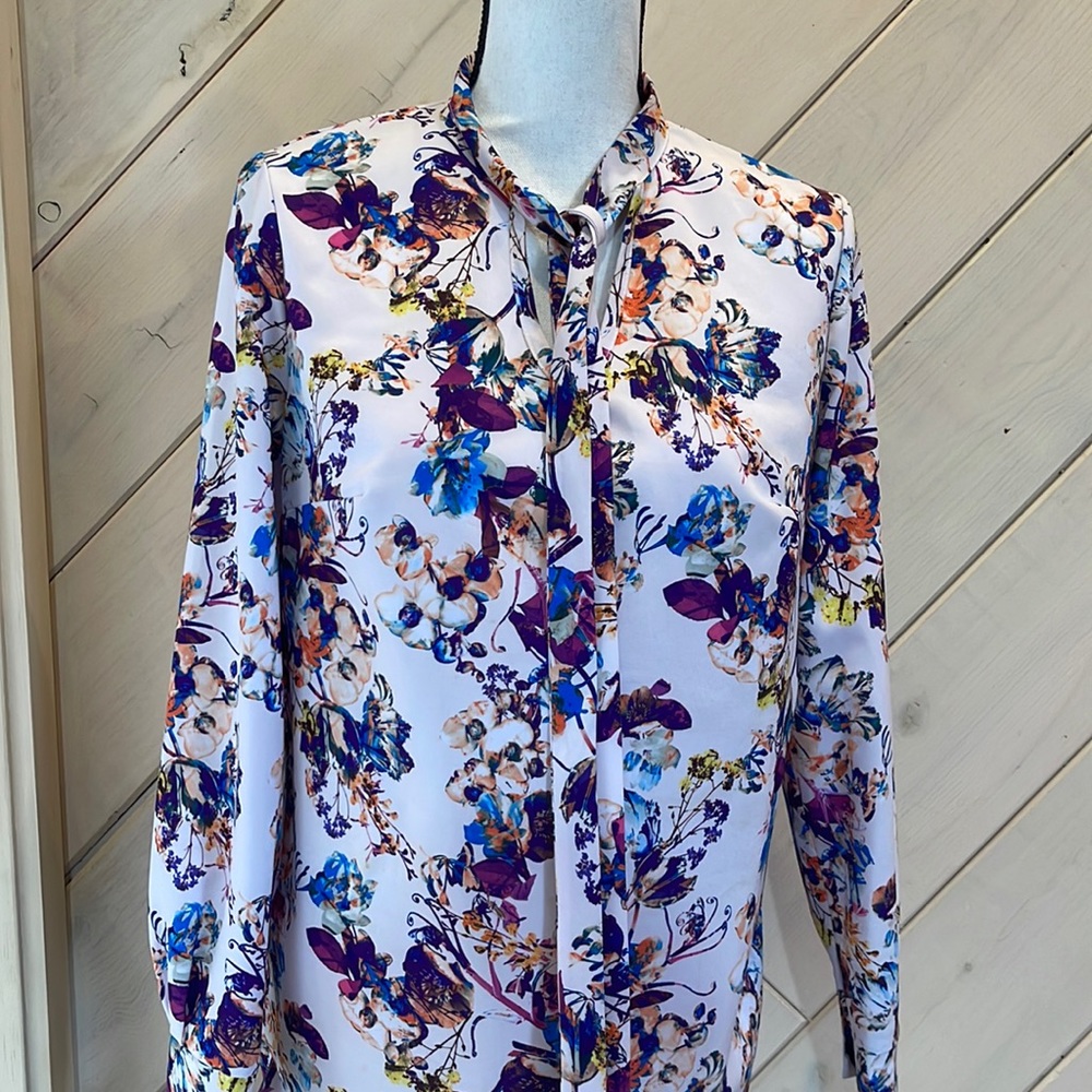 Gorgeous blouse size S 💕💝
